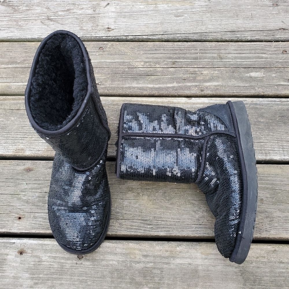 UGG Australia RARE Classic Short Black Sequin Sparkle Boots W 9‎
